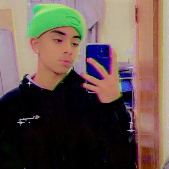 Meet your Posher, Derrick - Picture 1 of 1